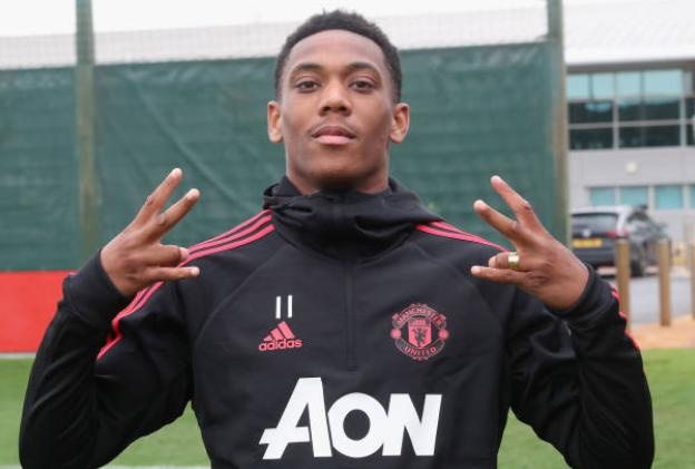 HLV Mourinho phan nan vi Martial khong tro lai My hinh anh