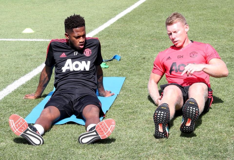 Anh Willian,  Alderweireld mac ao MU anh 10