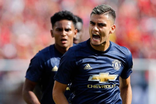 Mourinho lừa dối CĐV Man United ảnh 3 Mourinho lua doi CDV Man United anh 3