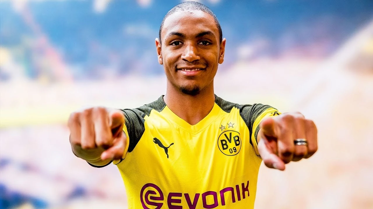 Doi hinh bom tan chuyen nhuong chua ra san cho DTQ anh 4