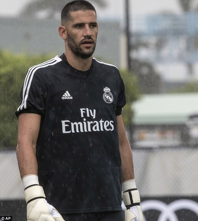 Dan sao Real tram ngam trong buoi tap vang Ronaldo anh 4