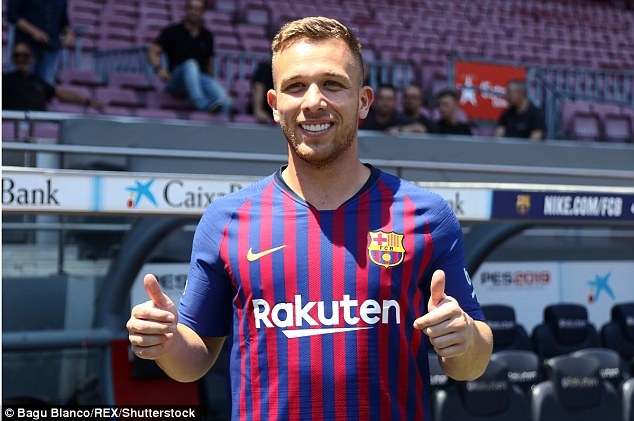 Doi hinh bom tan chuyen nhuong chua ra san cho DTQ anh 6