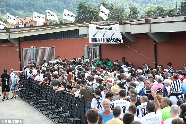 Ronaldo ghi ban dau tien cho Juventus anh 3