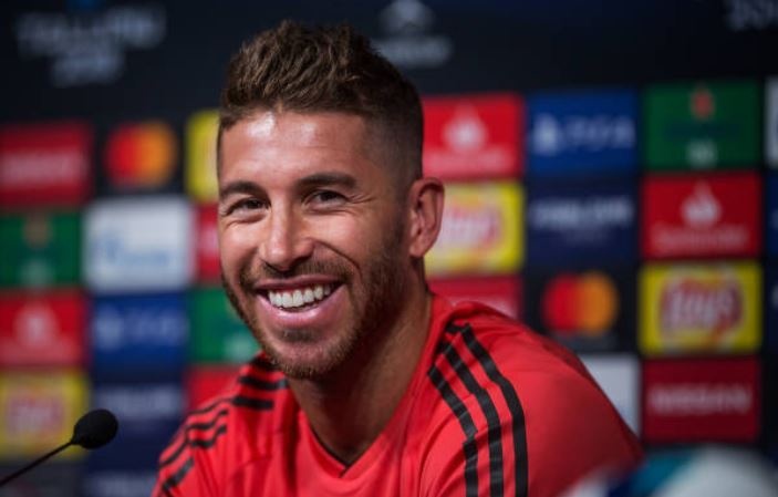 Ramos mia mai Klopp, phu nhan kho khan thoi hau Ronaldo hinh anh