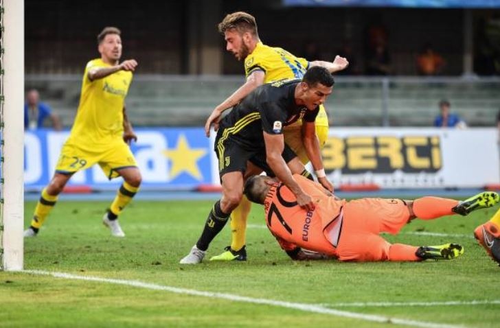 Ronaldo lam thu mon doi phuong bat tinh anh 2