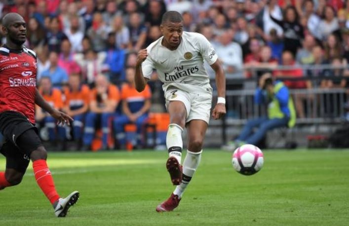 Mbappe lap cu dup anh 8