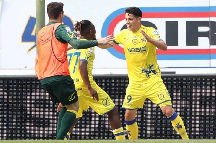 Ronaldo lam thu mon doi phuong bat tinh anh 7