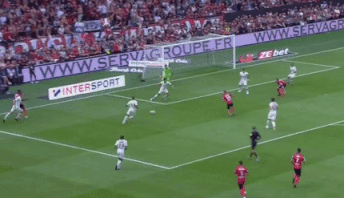 CDV tram tro truoc pha cuu thua kho tin cua Buffon hinh anh