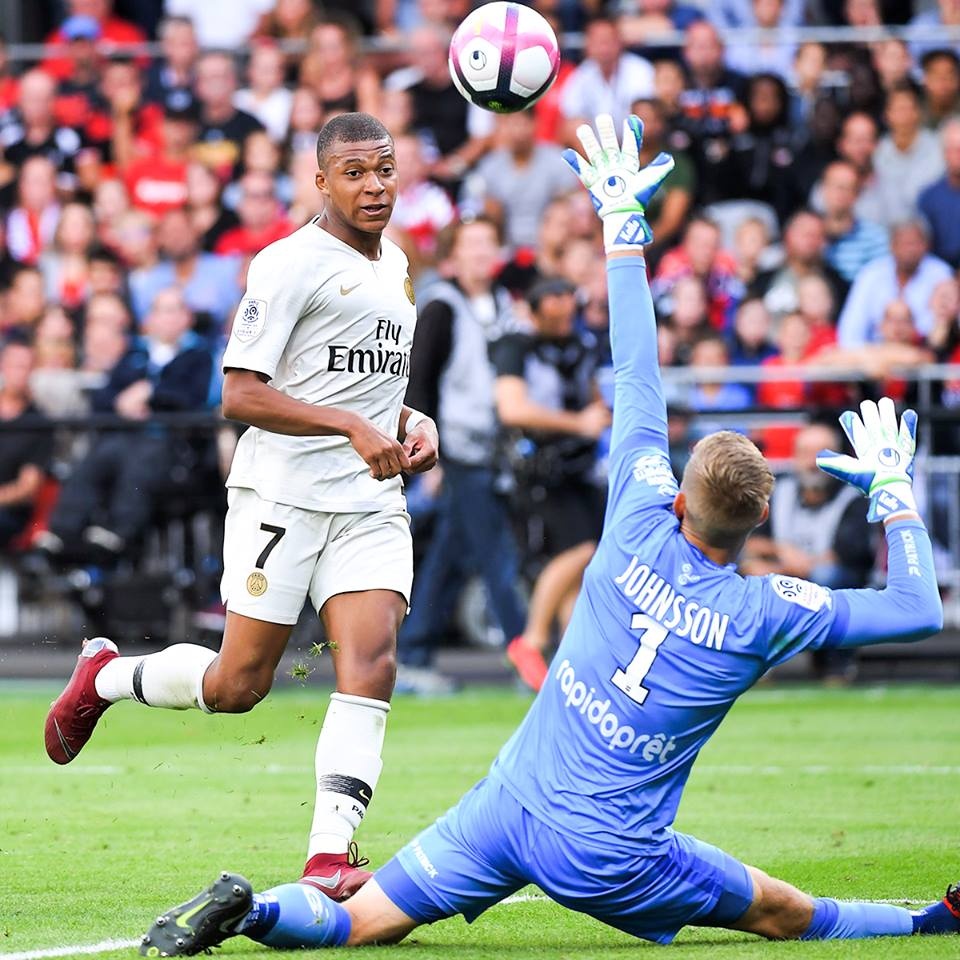 Mbappe lap cu dup anh 10