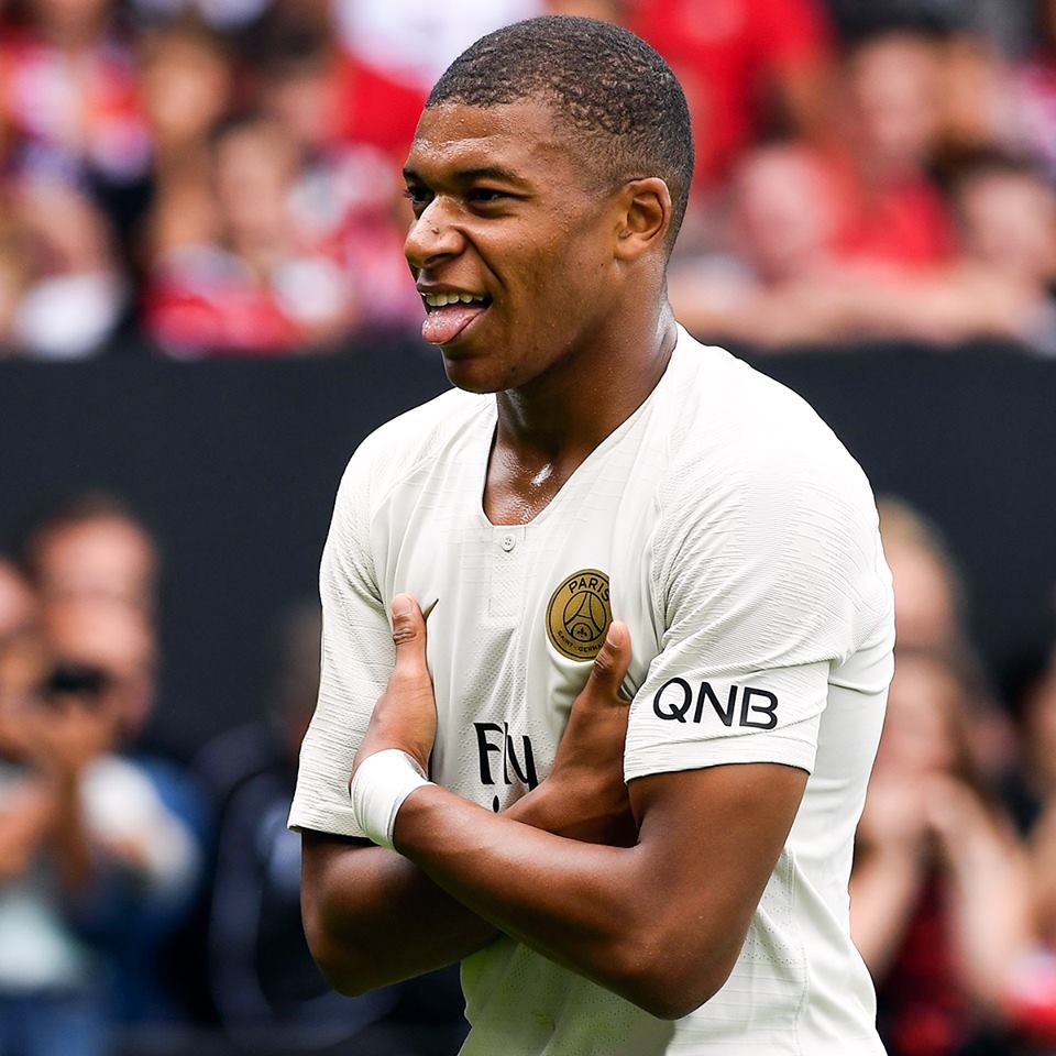 Mbappe lap cu dup anh 9