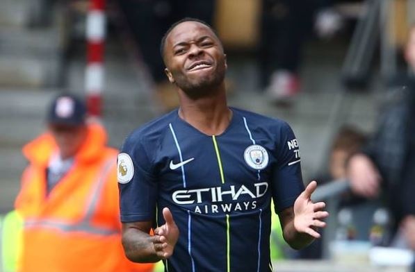 Man City bi tan binh Wolves cam hoa bang ban thang cham tay hinh anh