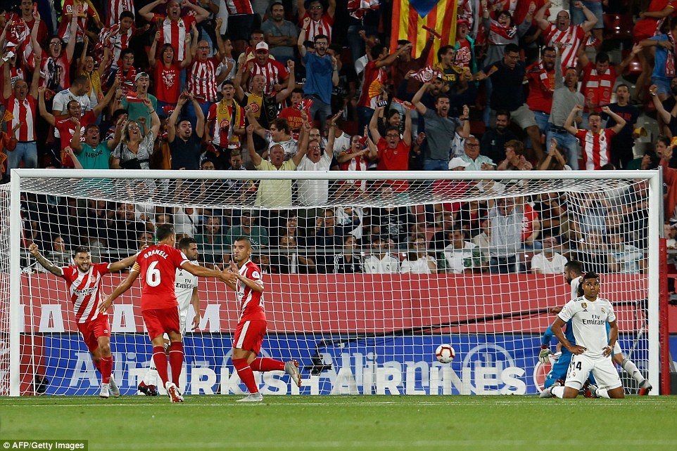 Courtois ngoi du bi o Real anh 3