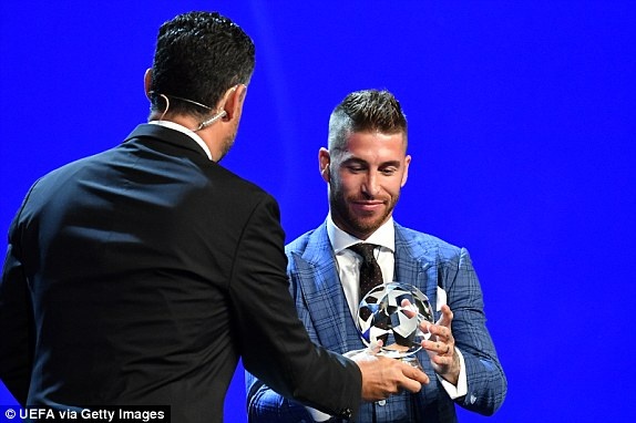 Ramos cham mat Salah o boc tham Cup C1 anh 2