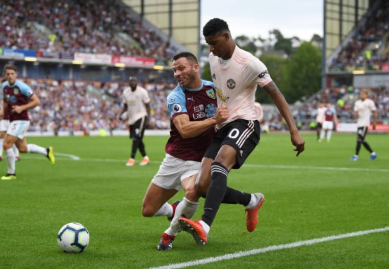 Rashford nhan the do anh 1