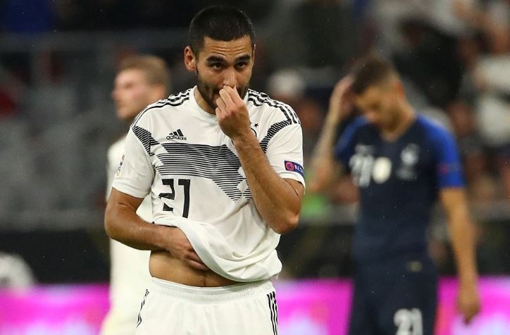 Tuyen thu Duc bi khan gia nha la o trong tran thu hung voi Phap hinh anh