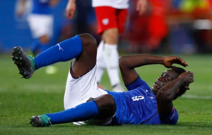 Balotelli tai xuat, Italy chat vat gianh diem truoc Ba Lan hinh anh