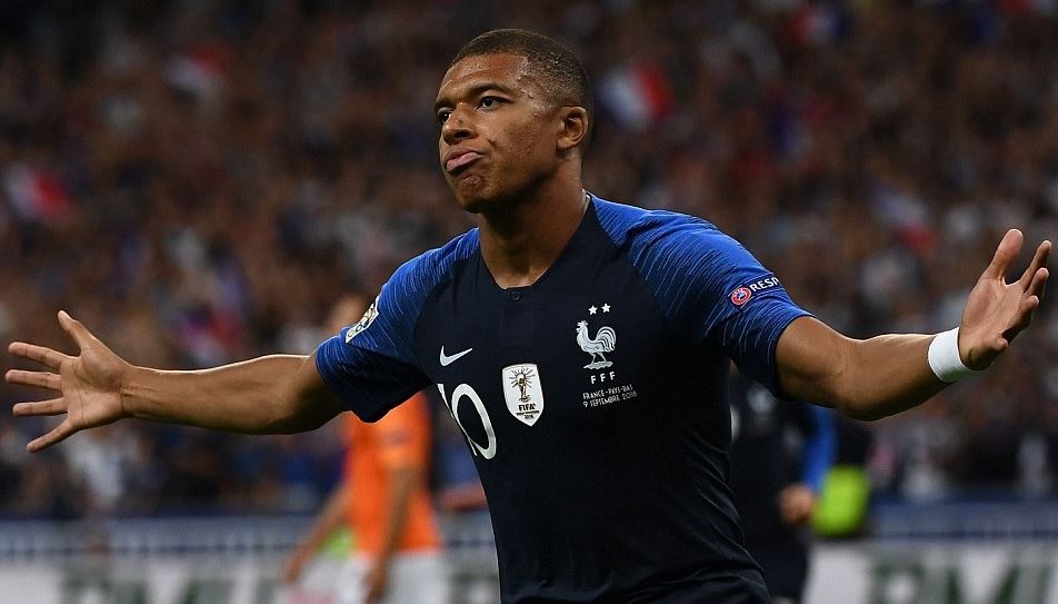 Mbappe lap cong giup Phap ha guc Ha Lan tren san nha hinh anh