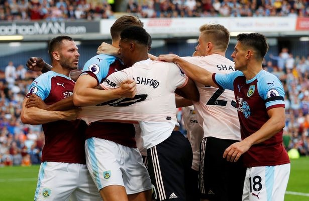 Rashford sang Everton anh 2