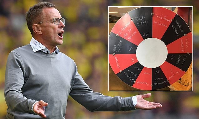 HLV Bundesliga dung 'vong quay may man' de phat cau thu mac loi hinh anh