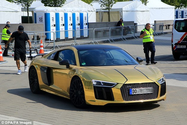 Thu choi xe cong suat lon cua Ronaldo anh 2