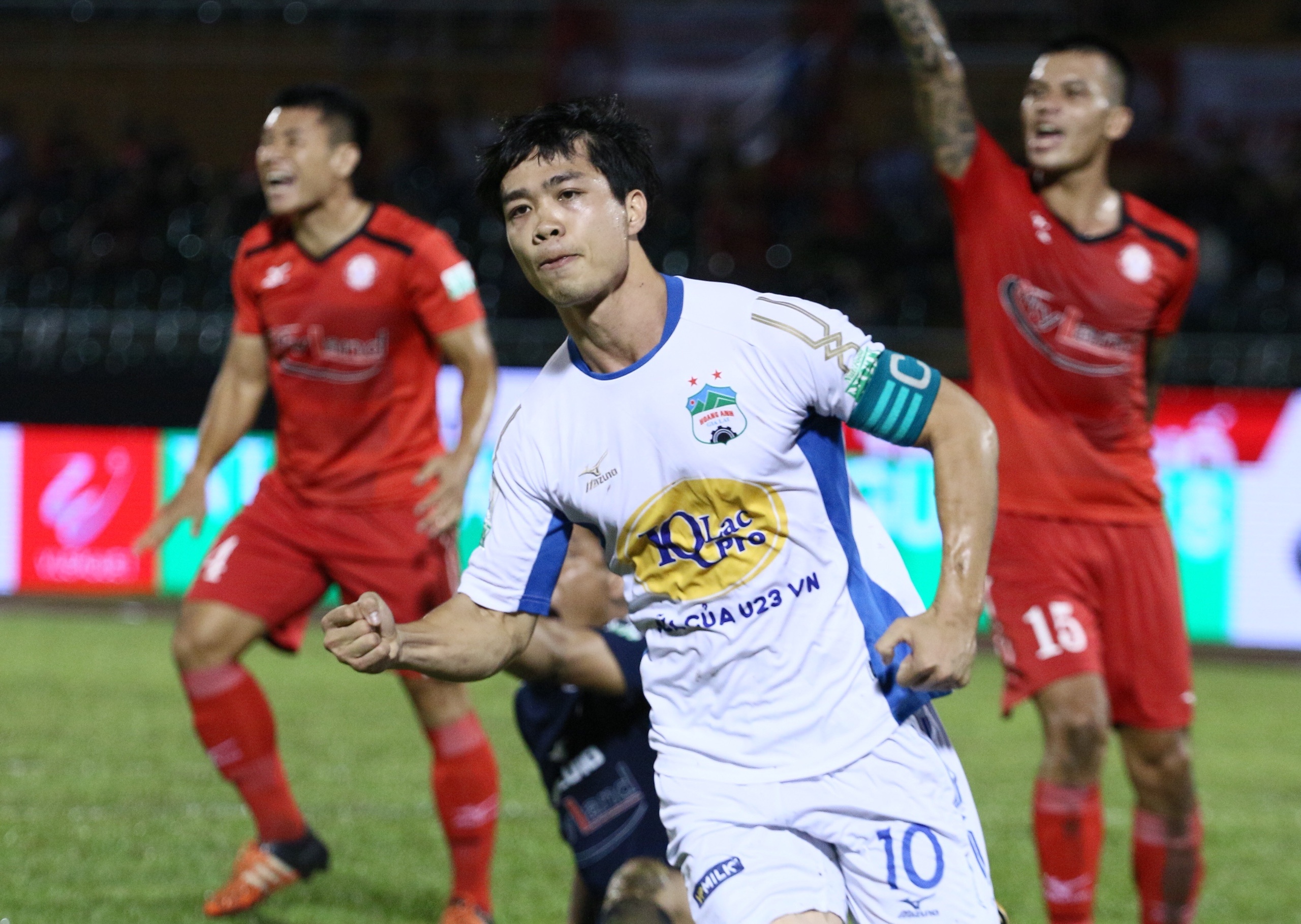 HAGL thua 3-5 truoc CLB TP.HCM tren san Thong Nhat hinh anh