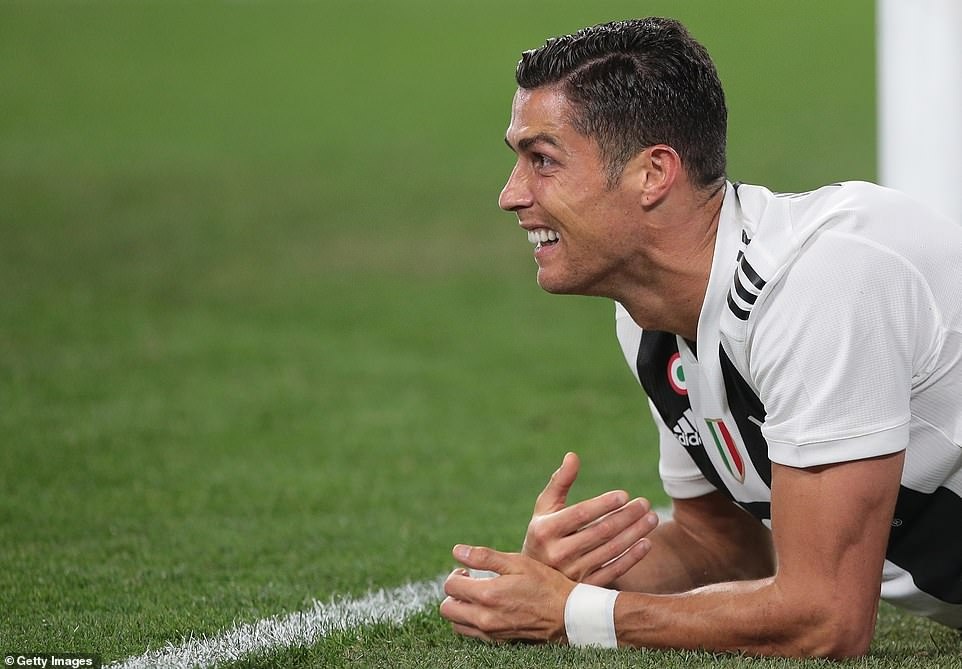 Ronaldo kien tao giup Juventus thang tran anh 5