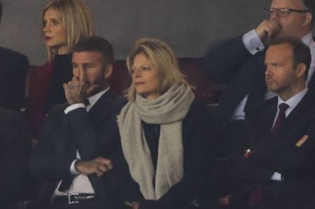 Beckham tram ngam nhin MU danh roi diem tren san nha hinh anh