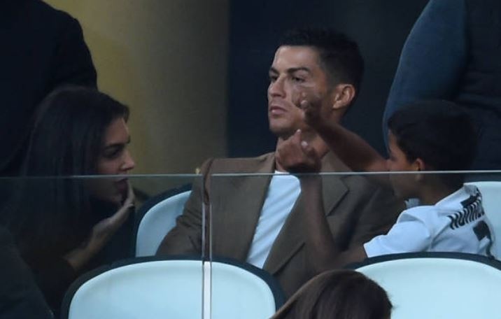 Ronaldo hiep dam anh 2