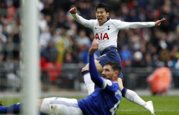 Tottenham 1-0 Cardiff: Thu mon Philippines bat luc hinh anh