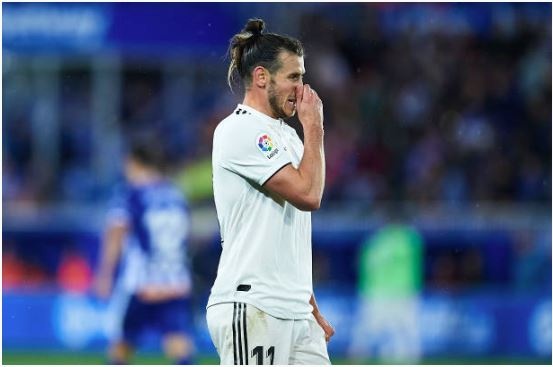 Alaves 1-0 Real Madrid: Noi dai chuoi tran that vong hinh anh