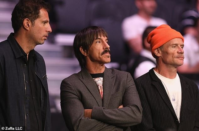 dan khach VIp den xem tran dau cua McGregor anh 7