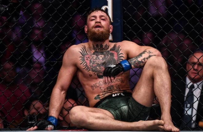 Chu tich UFC tuyen bo muon bo tu 3 nguoi doi Khabib vi danh McGregor hinh anh