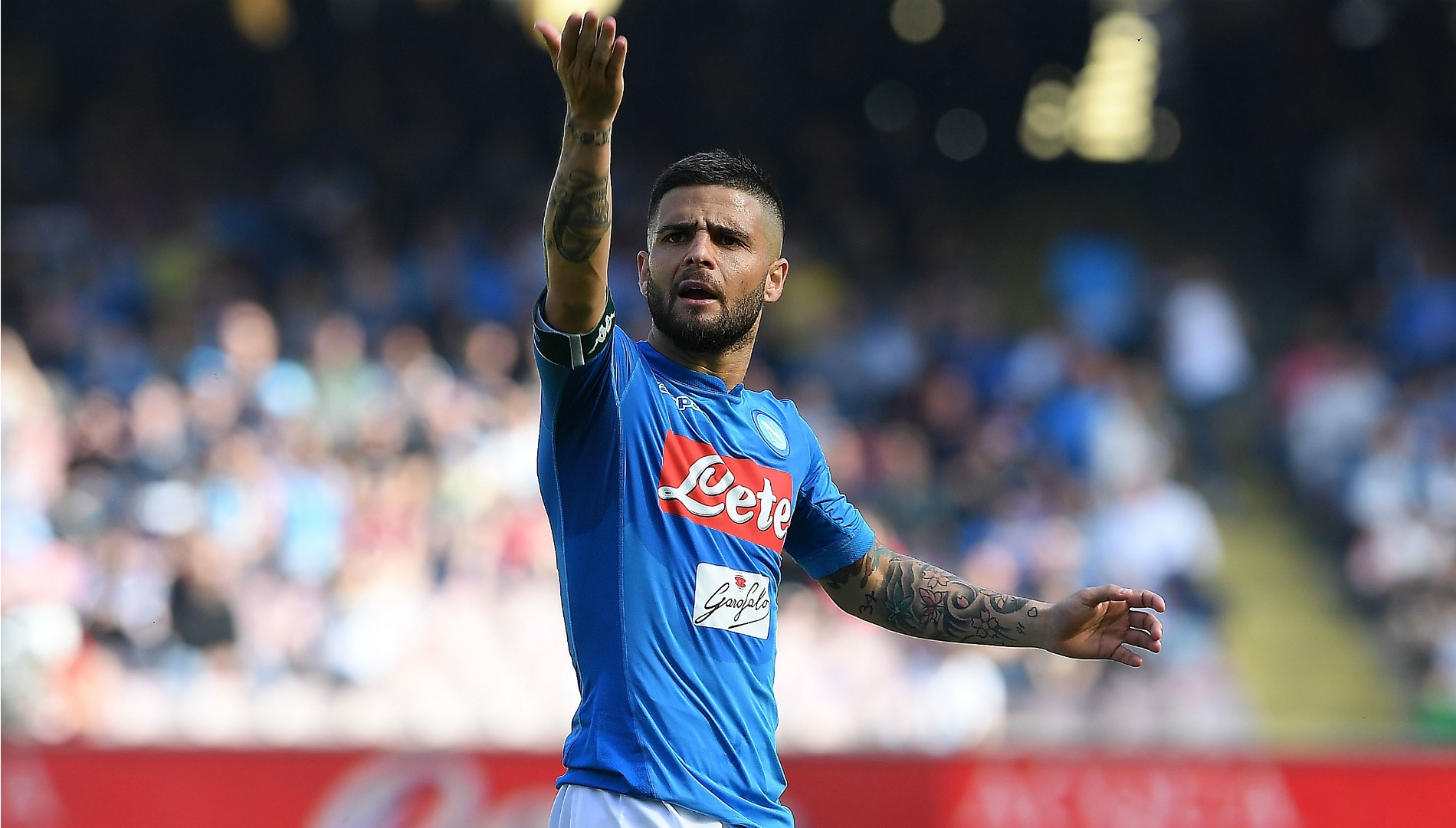 Doi hinh khong nam trong de cu  Qua bong vang anh 11