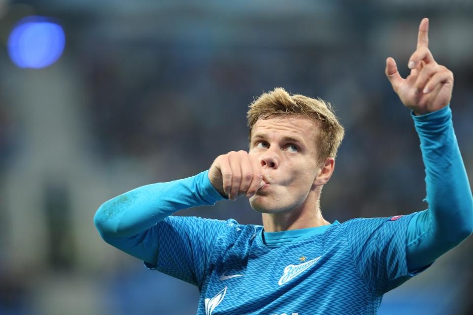 Tuyen thu Nga doi dien an tu vi hanh hung quan chuc hinh anh