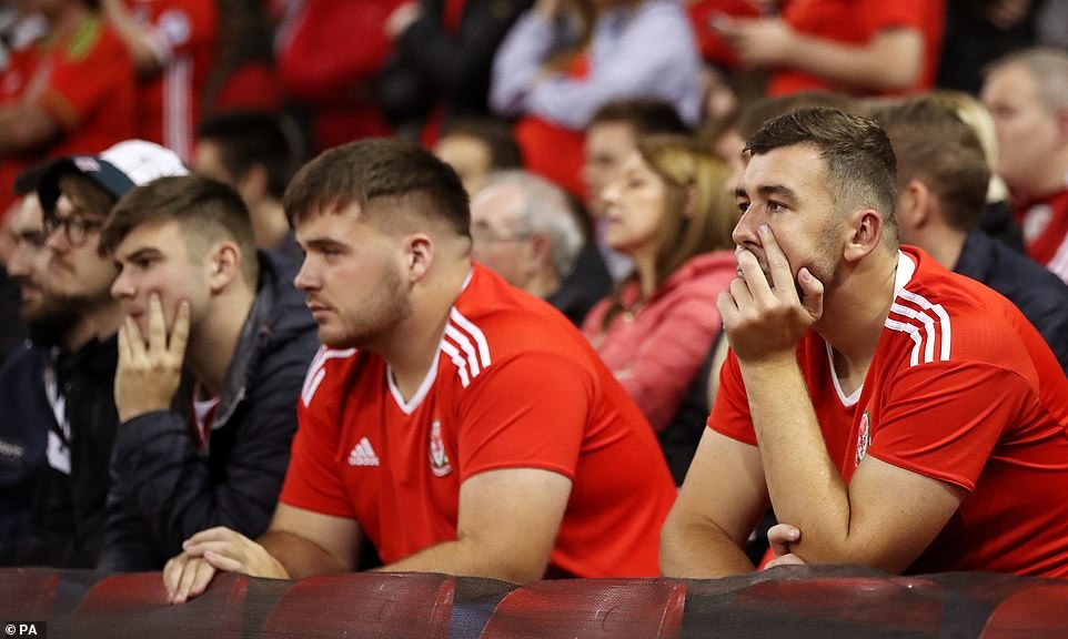 Wales bị Tây Ban Nha vùi dập ảnh 7 Wales bi Tay Ban Nha vui dap anh 7