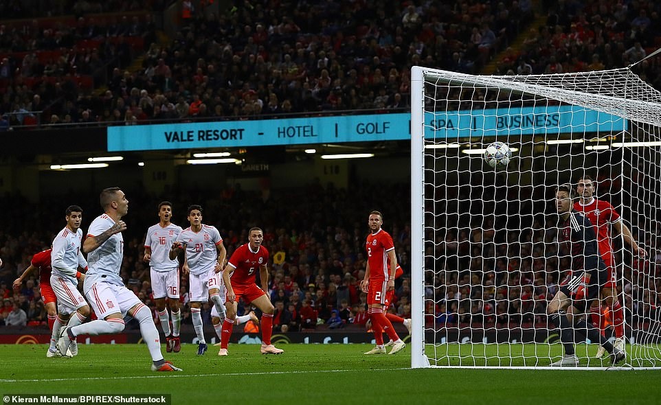 Wales bị Tây Ban Nha vùi dập ảnh 8 Wales bi Tay Ban Nha vui dap anh 8