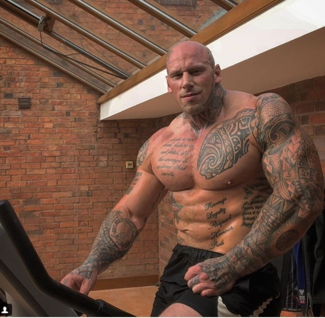 Quai thu the hinh gia nhap MMA anh 1