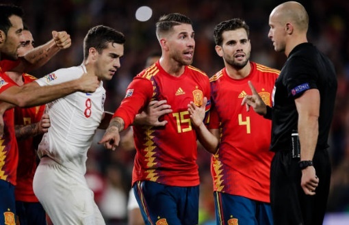 Ramos lai khien sao Ngoai hang Anh nam san bang pha choi xau hinh anh