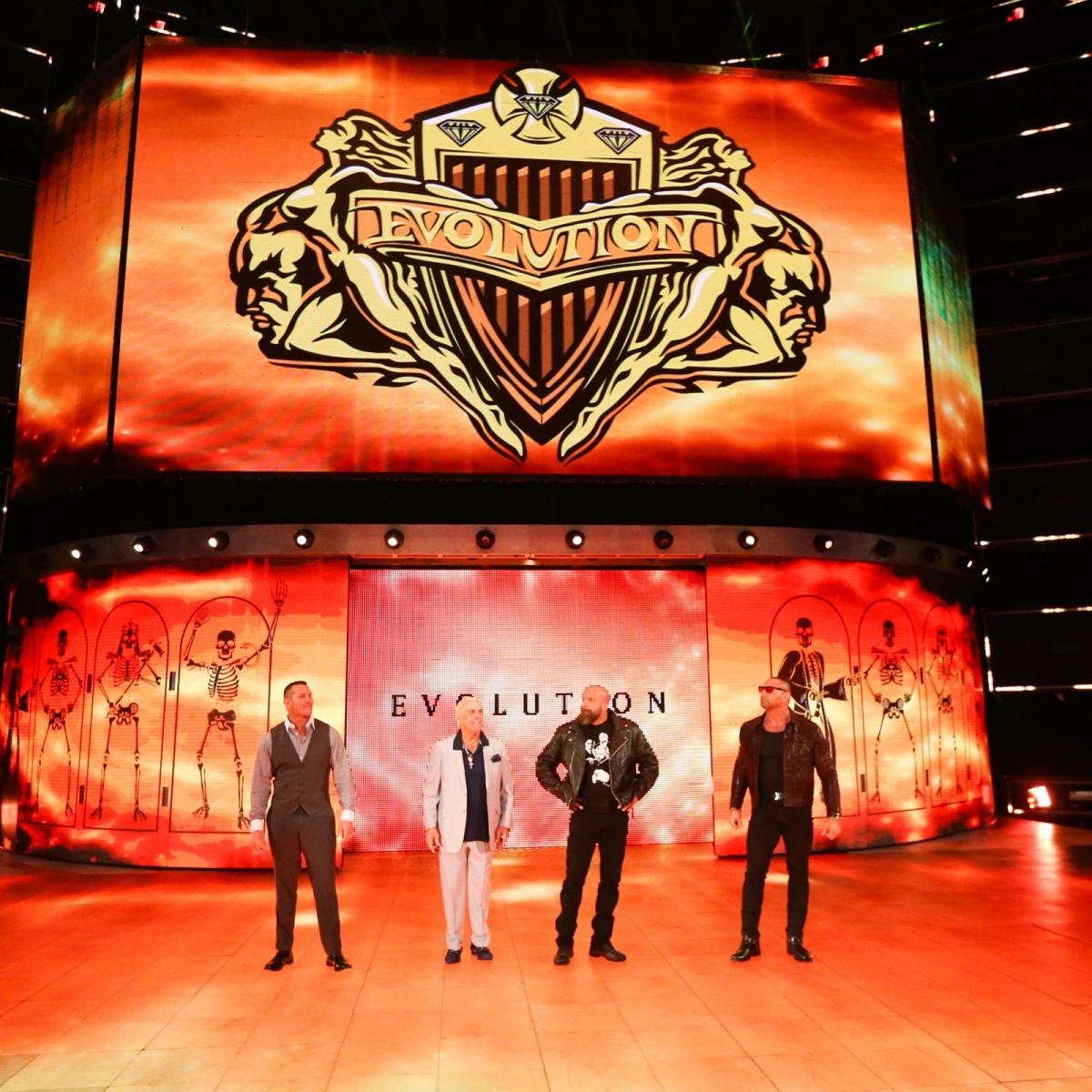 Tai tu Ve binh ngan ha tro lai WWE anh 1