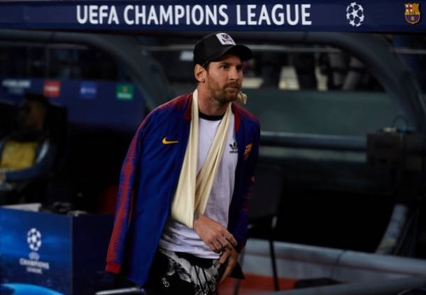 Messi cung con trai den xem Barca anh 4