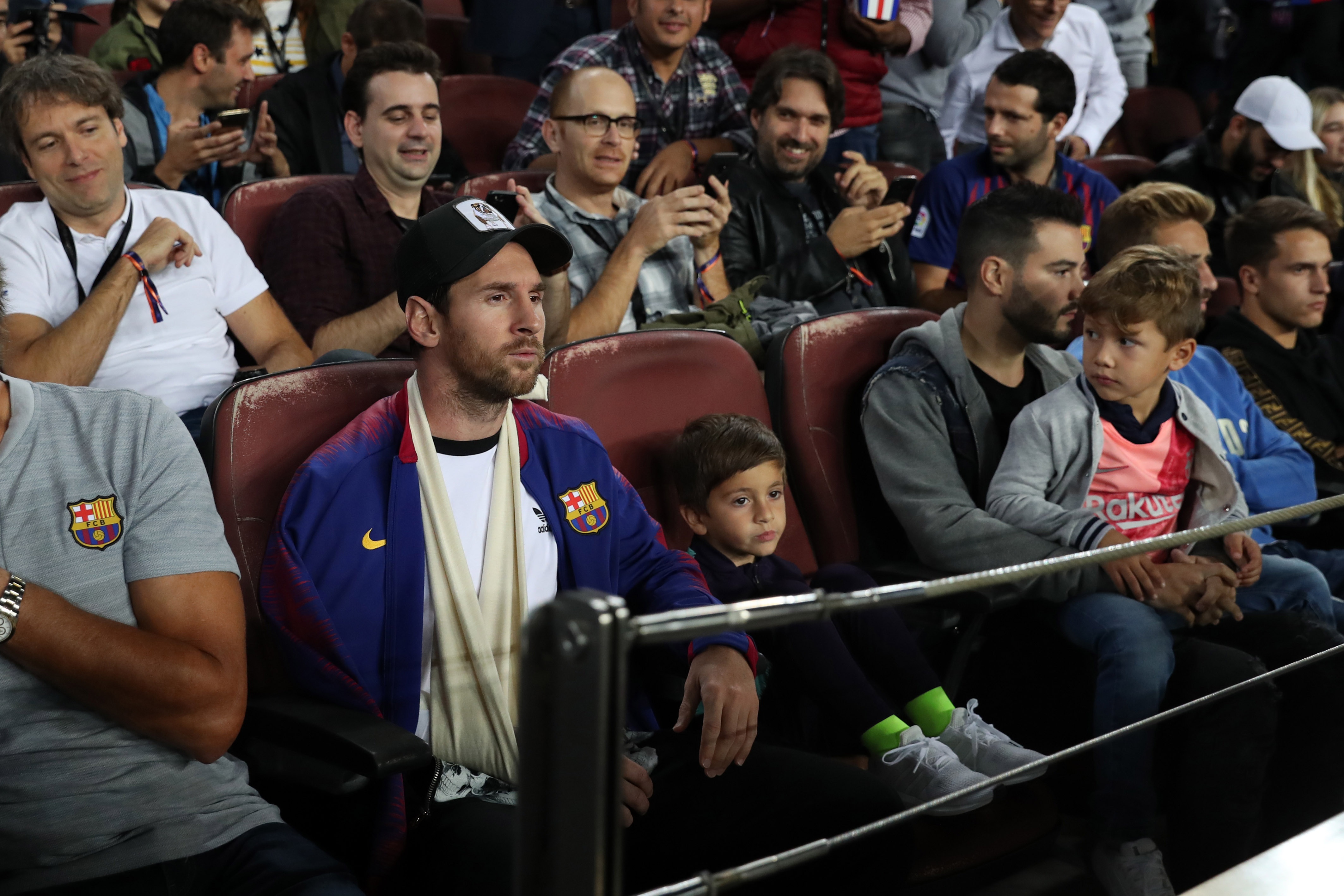 Con trai Messi ve logo Juventus anh 1