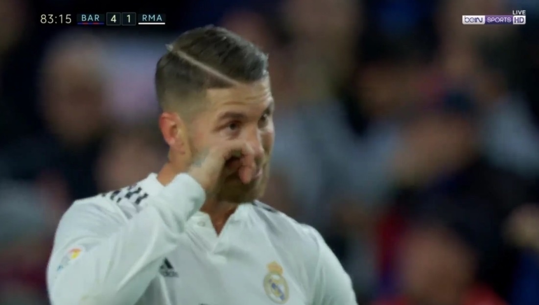 Nghi van Ramos roi nuoc mat o tran sieu kinh dien hinh anh