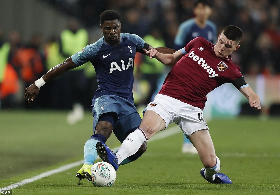 Son Heung-min lap cu dup anh 1