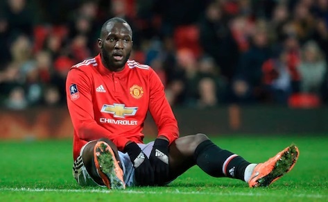 Khong ra san bay, Lukaku bi loai khoi doi hinh MU o tran gap 'ngua o'? hinh anh