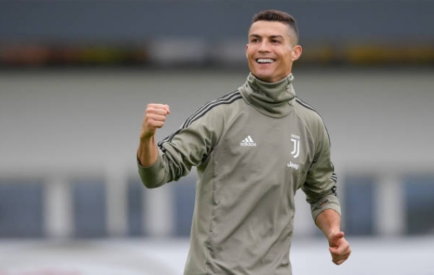 Dong doi bat ngo voi su ben bi cua Ronaldo o tuoi 33 hinh anh
