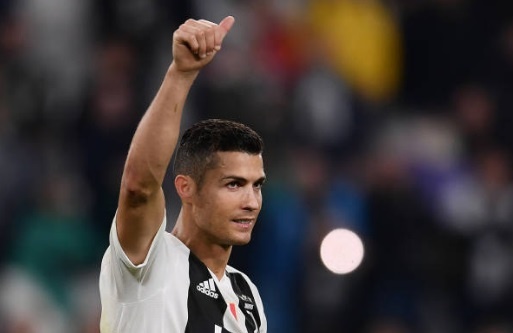 Ronaldo ghi dau o tran thang thu 10 cua Juventus tai Serie A hinh anh