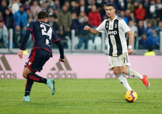 Ronaldo toa sang anh 3