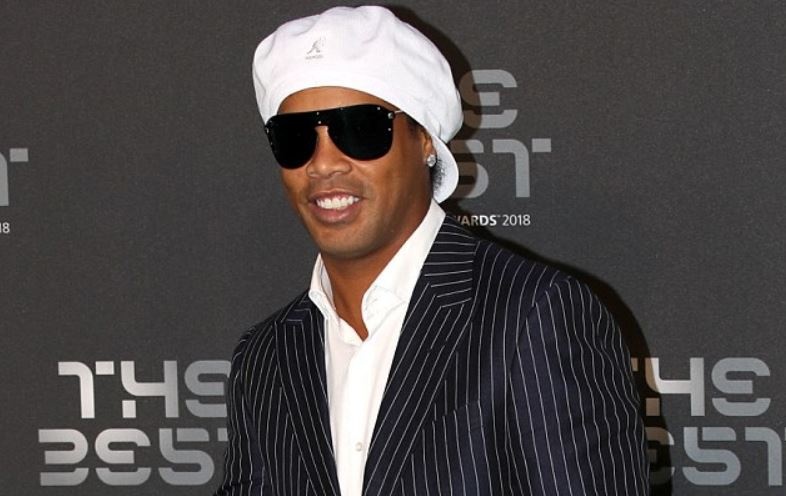 Ronaldinho vo no, tai khoan chi con 5 bang hinh anh