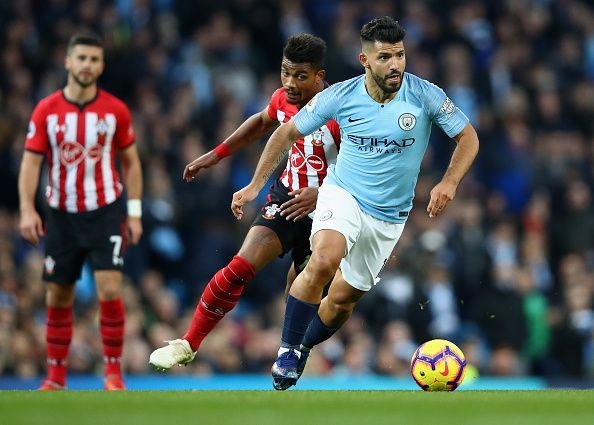 doi hinh derby thanh Manchester anh 11