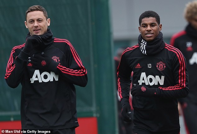 Pogba vang mat o derby Manchester anh 1